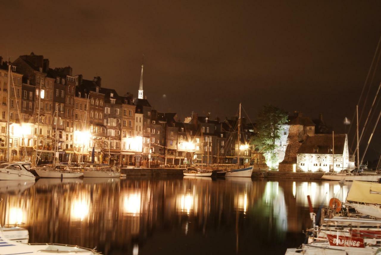 Cosy Maison 3 Chambres Honfleur Jardin, Parking Prive Et Jacuzzi Bagian luar foto